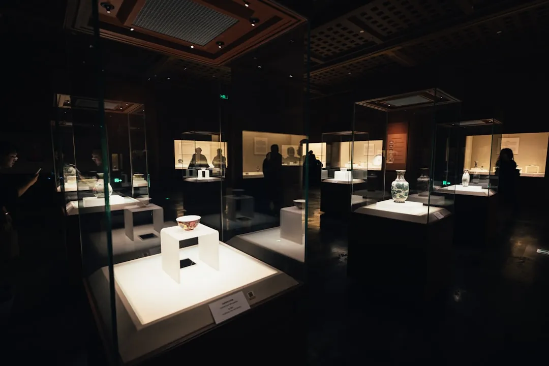 铅酸蓄电池与锂电池在UPS系统中的性能对比与应用分析